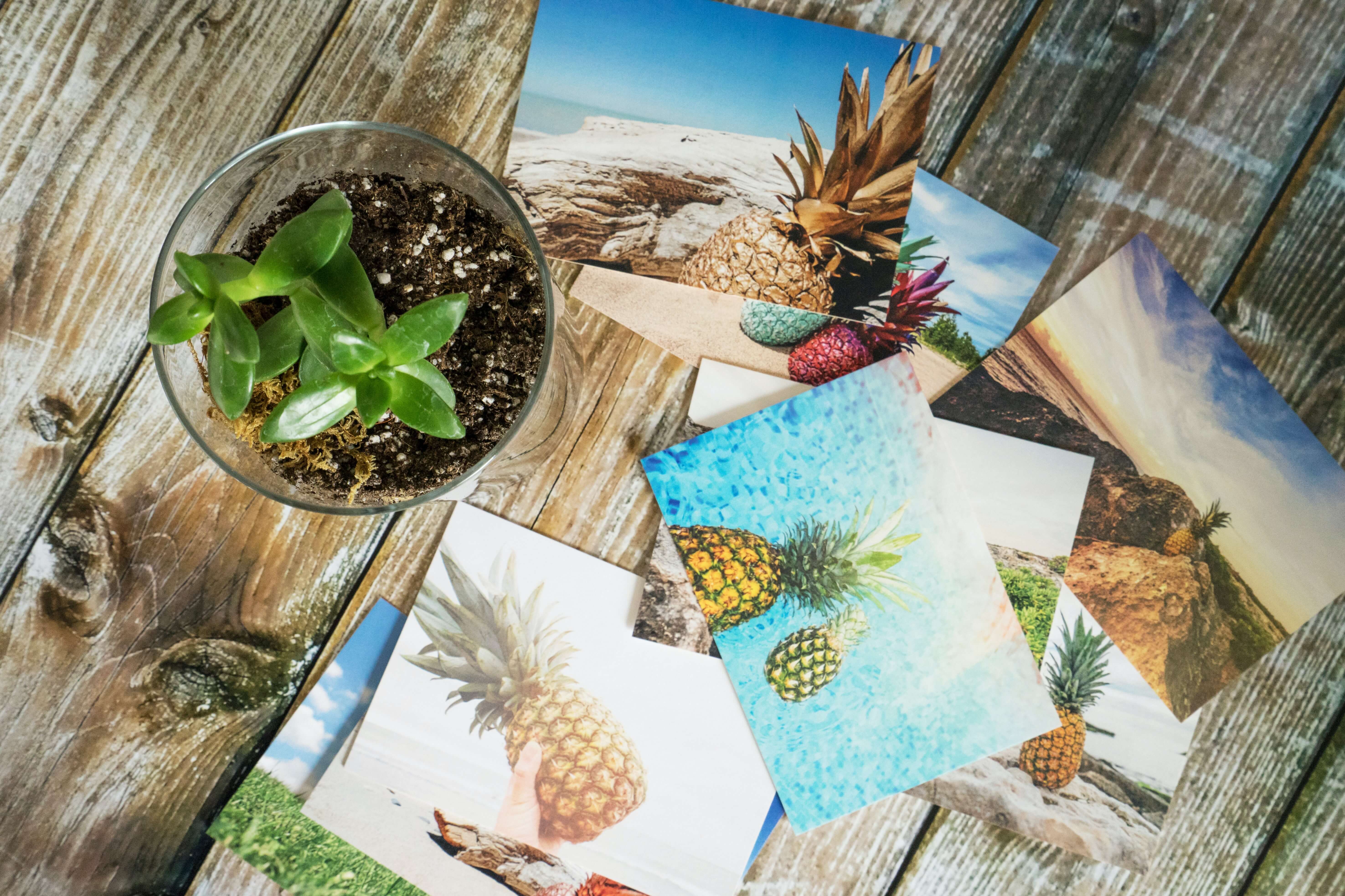 Postcards with a pineapple motif